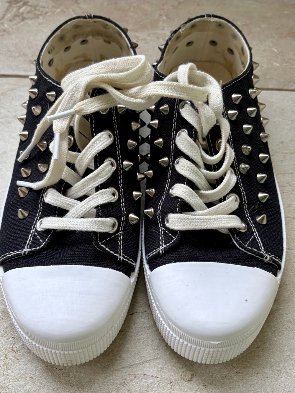 Nine West Black Canvas Studded Sneakers. Designer vibes sz 8M
